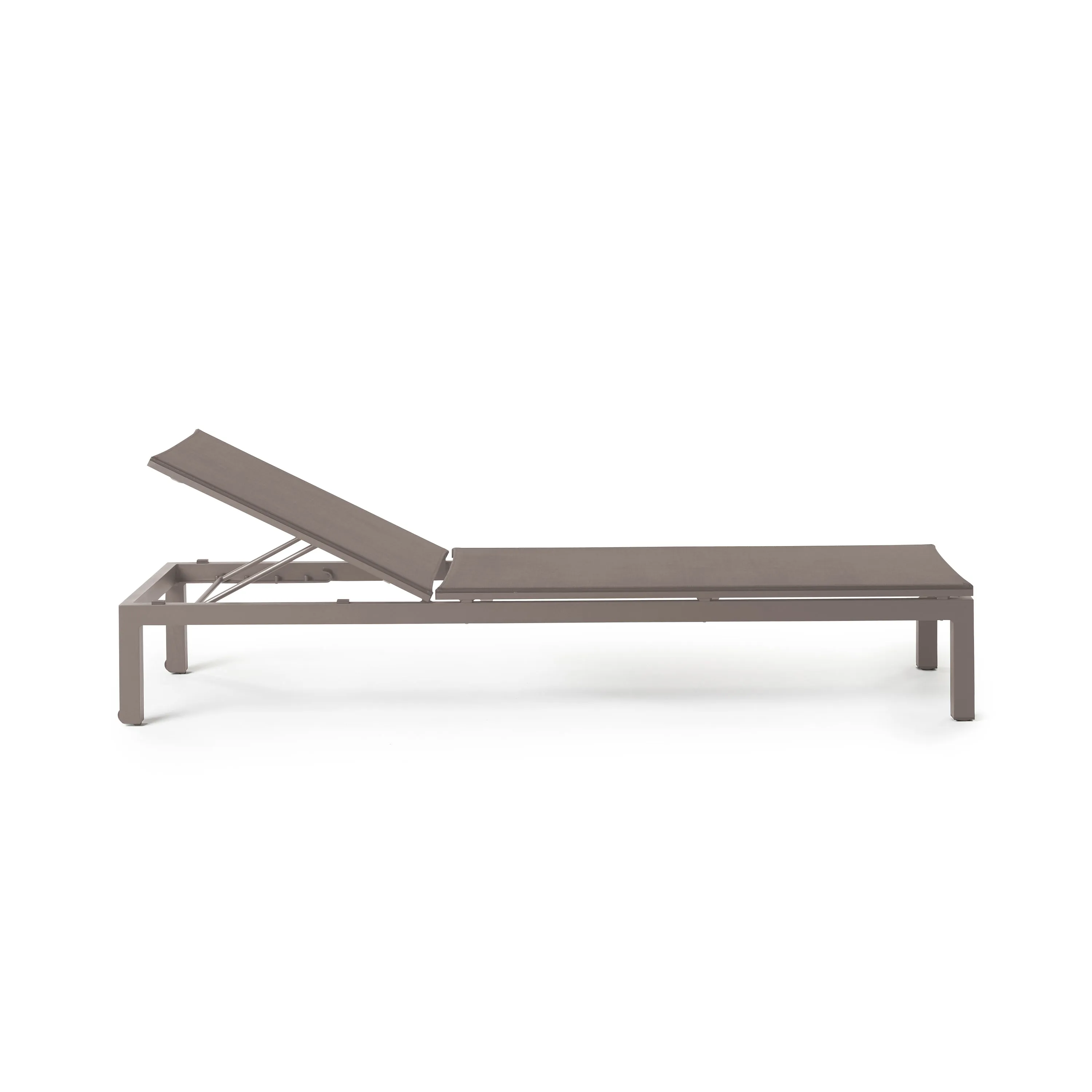 Belvedere Chaise in Quartz Grey Aluminum and Latte Mesh