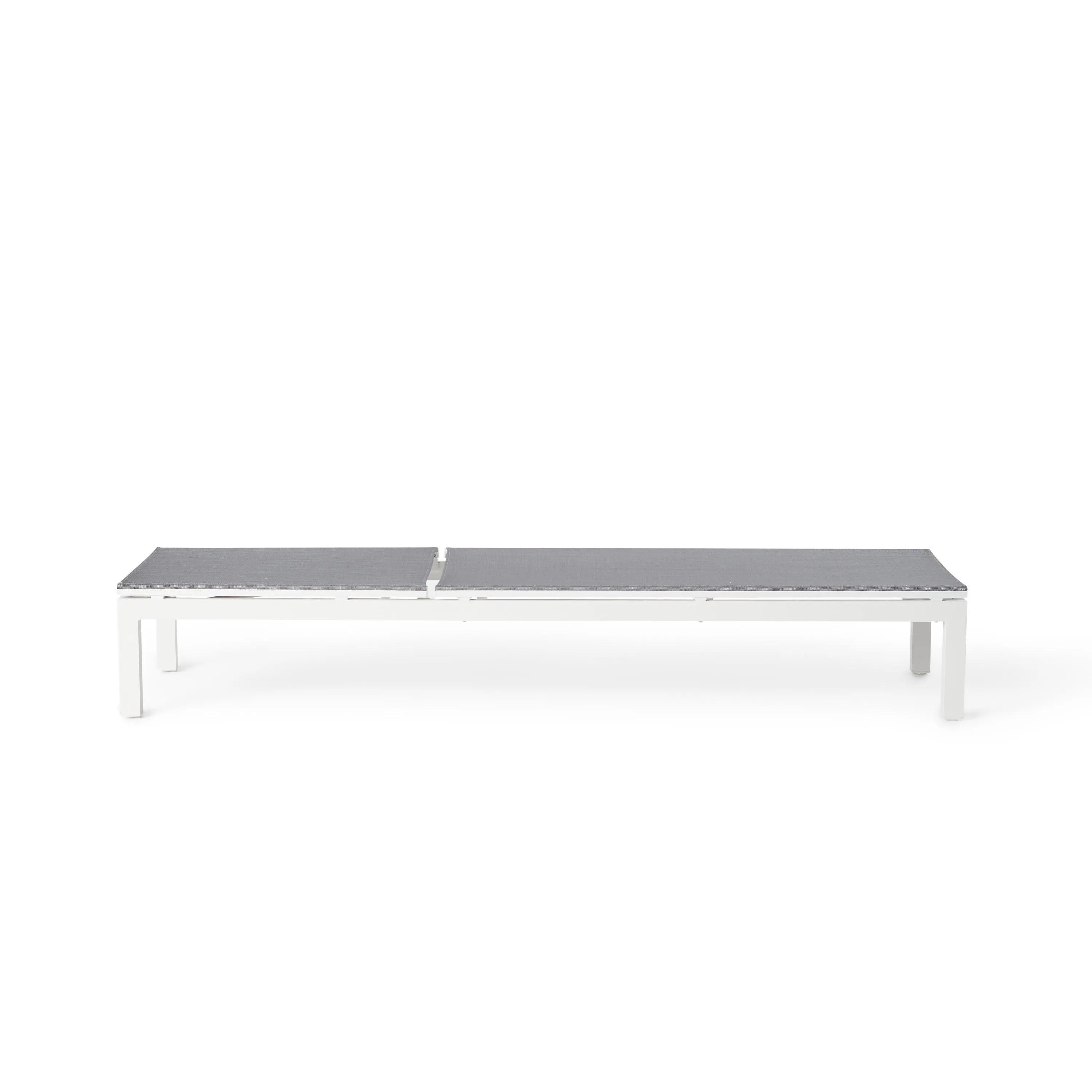 Belvedere Chaise in White Aluminum and Silver Mesh