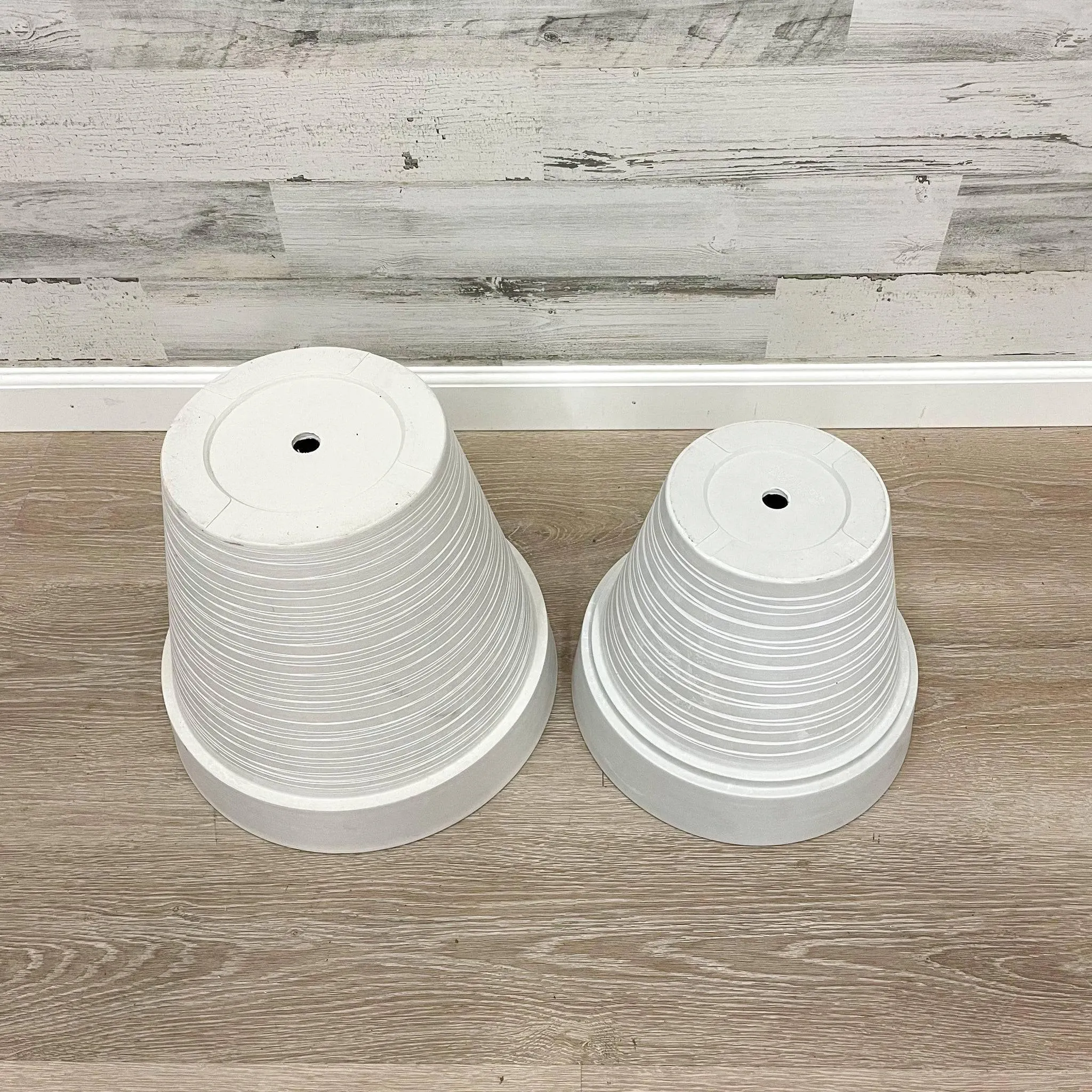 Carve Finish Planter - White - 14-inches
