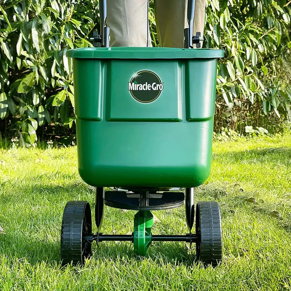 Evergreen Miracle-Gro Rotary Spreader