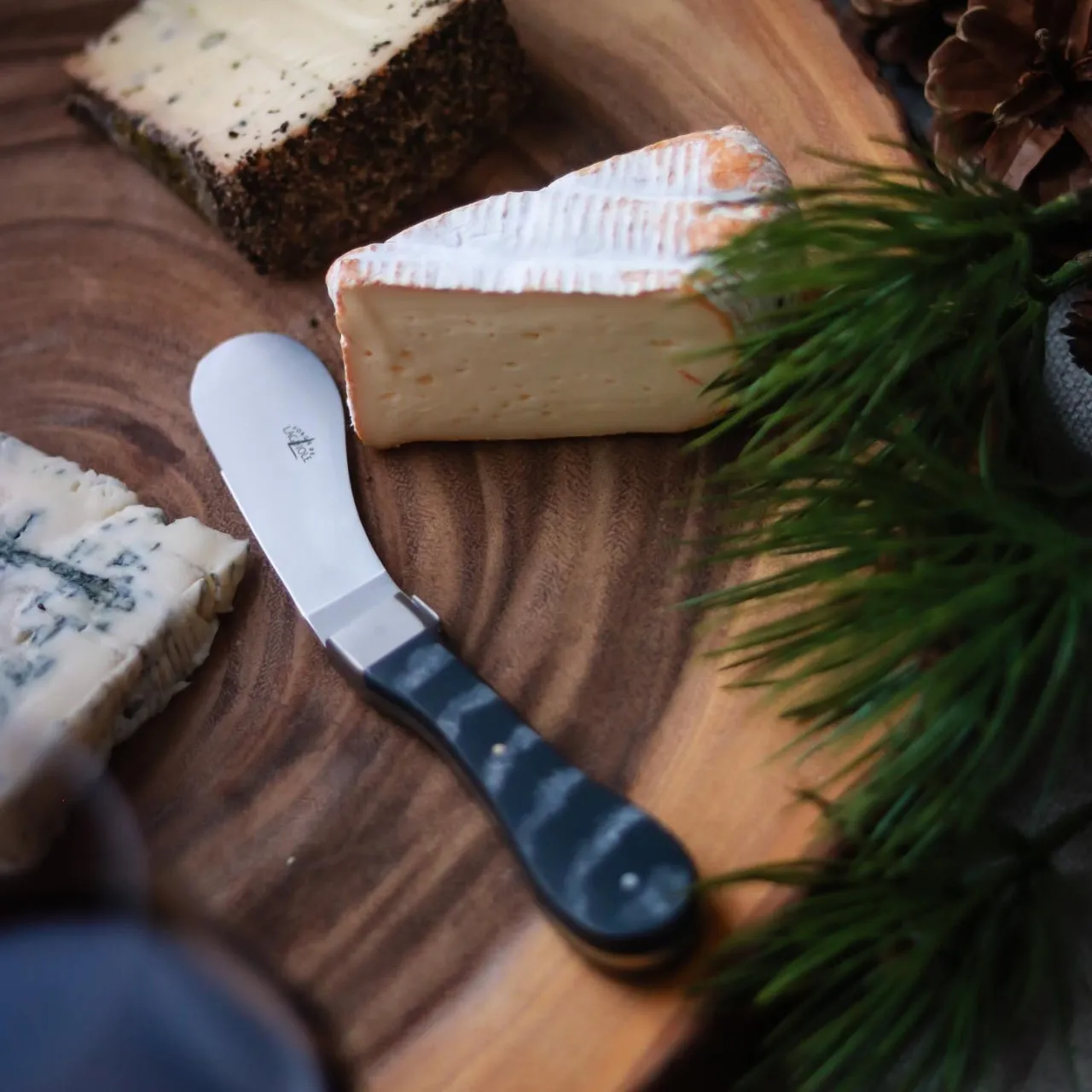 Forge de Laguiole Le Nomade" Cheese Knife