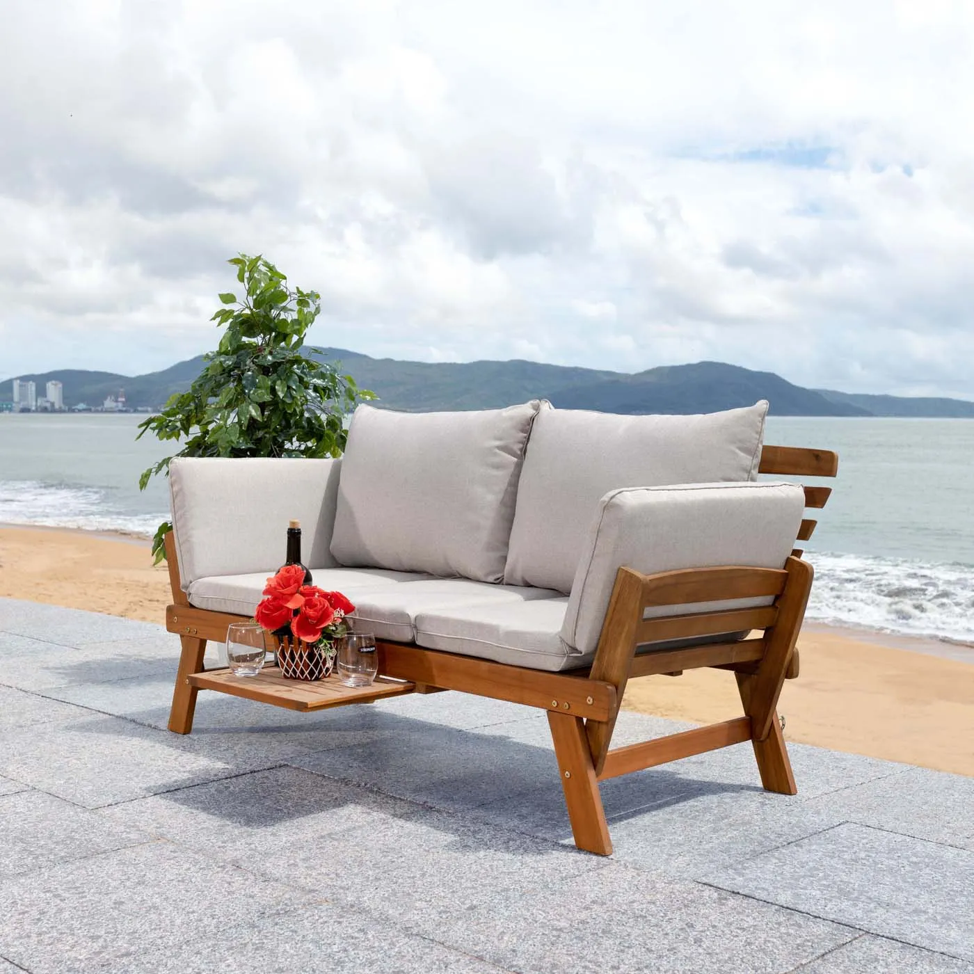 Safavieh Emely Outdoor Daybed , PAT7300
