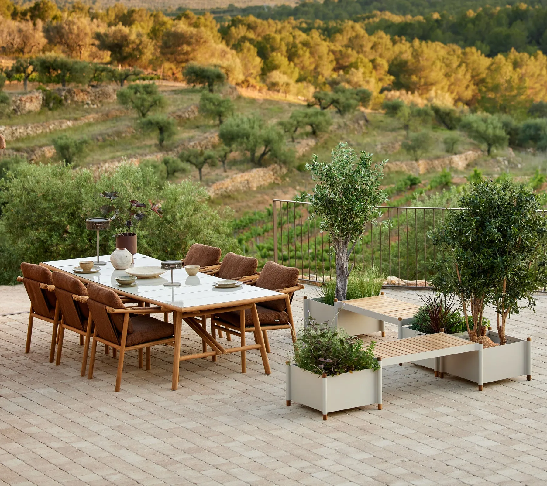 Sticks bench incl. 2 planters