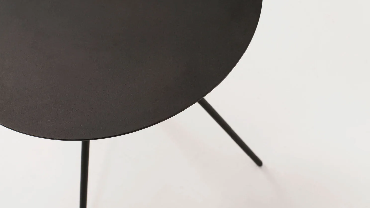 taaj end table