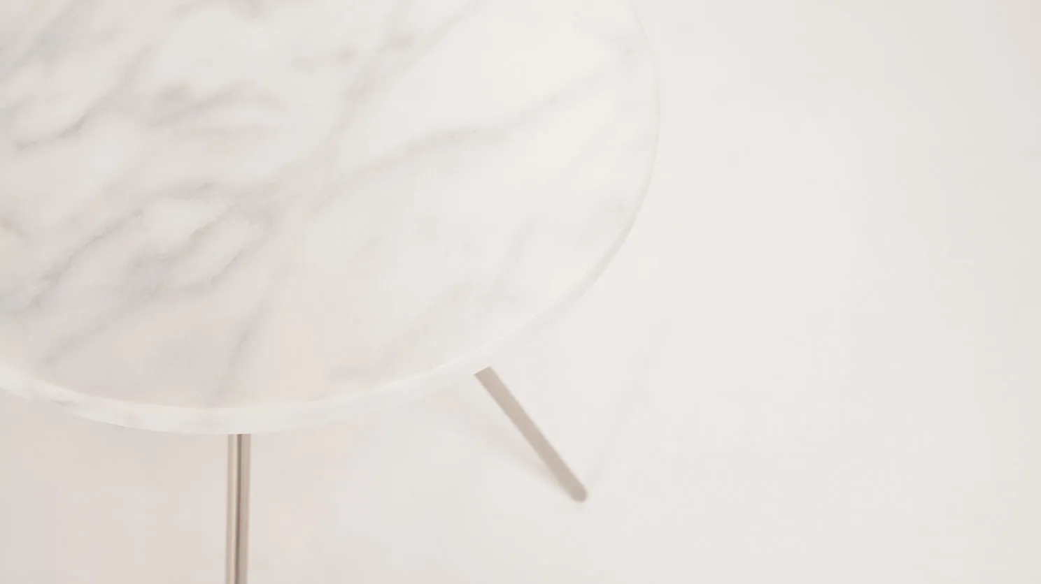 taaj end table